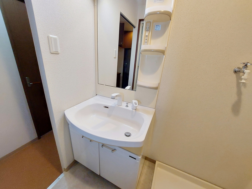 シャワー付洗面化粧台