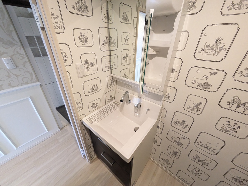 シャワー付洗面化粧台