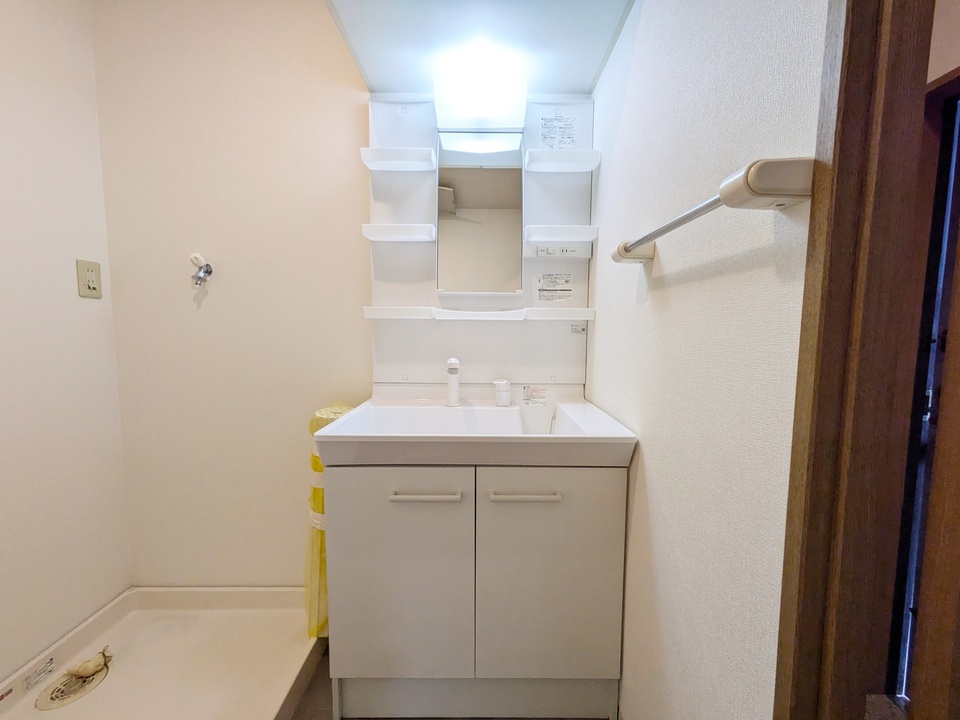シャワー付洗面化粧台