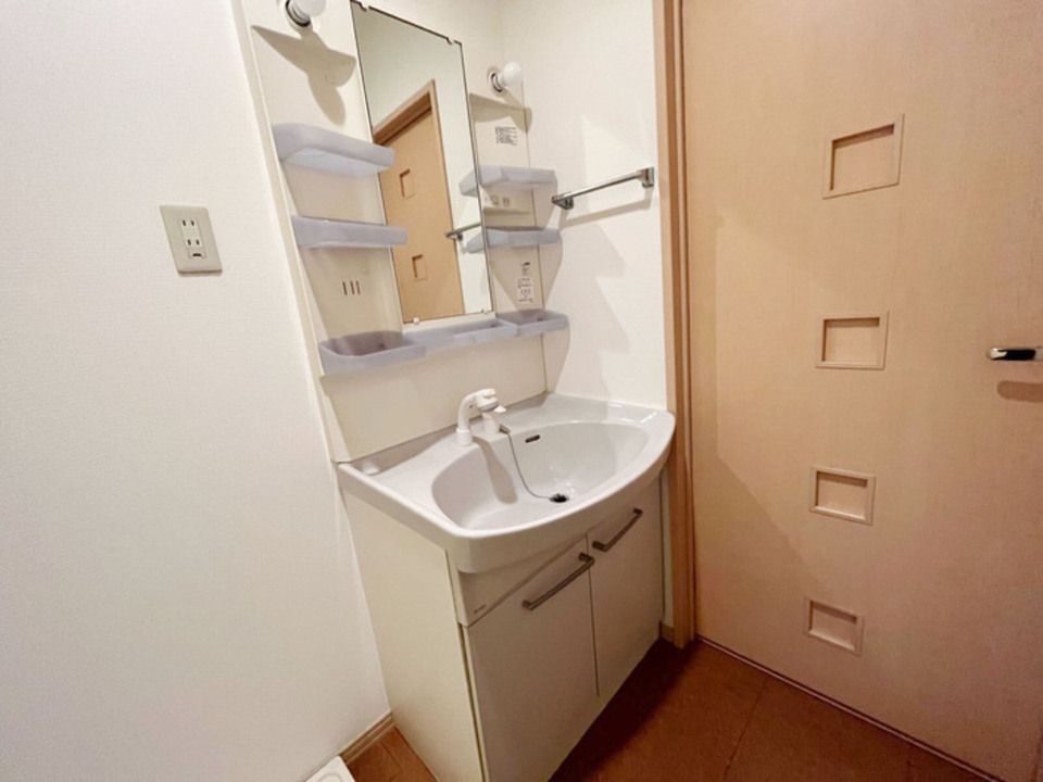 シャワー付洗面化粧台