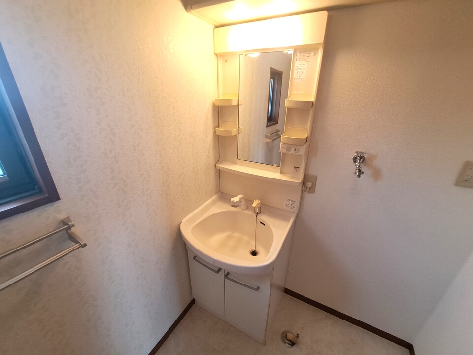 シャワー付洗面化粧台