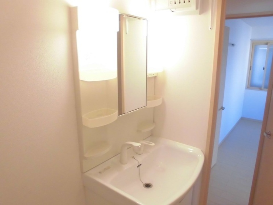 シャワー付洗面化粧台