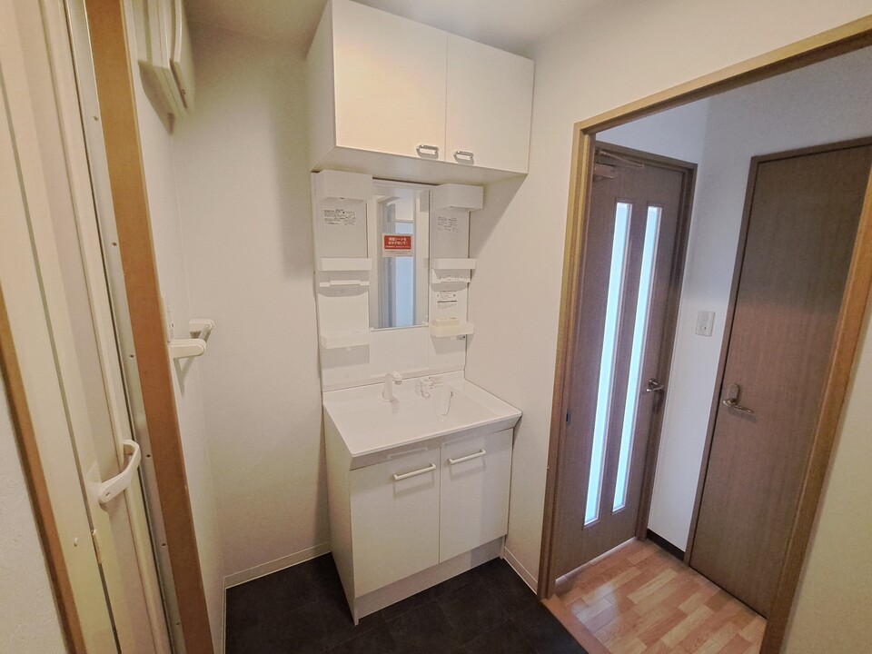 シャワー付洗面化粧台