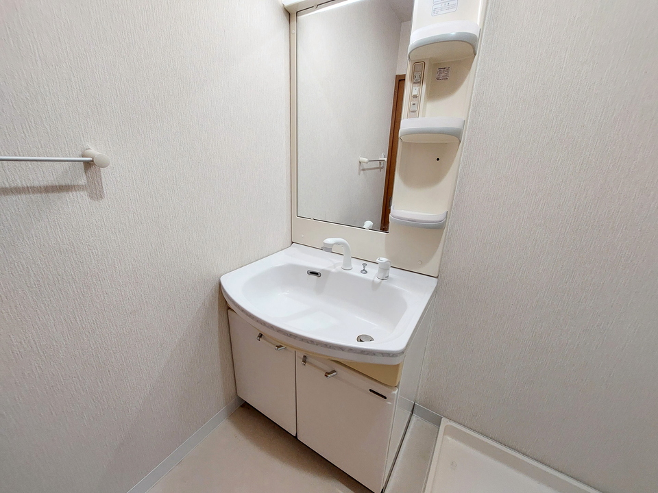 シャワー付洗面化粧台