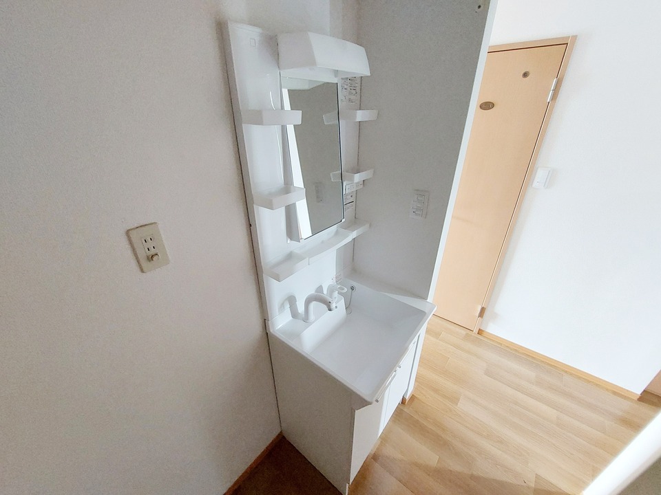 シャワー付洗面化粧台