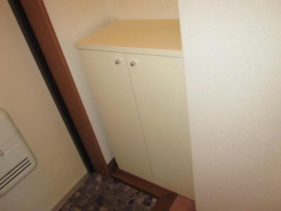 シューズボックス