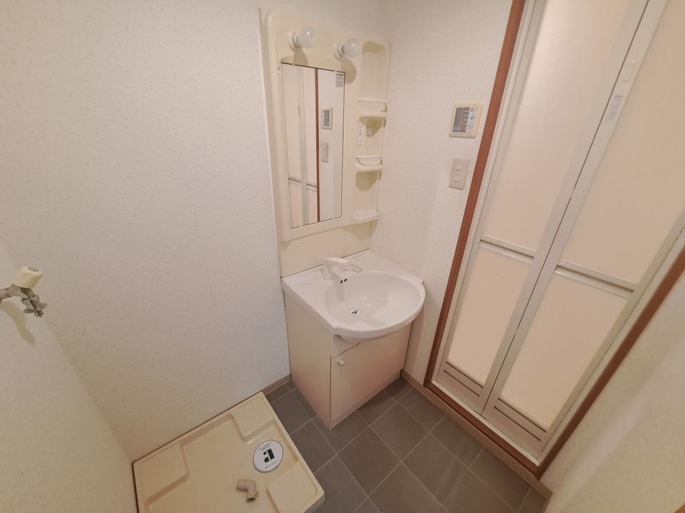 シャワー付洗面化粧台