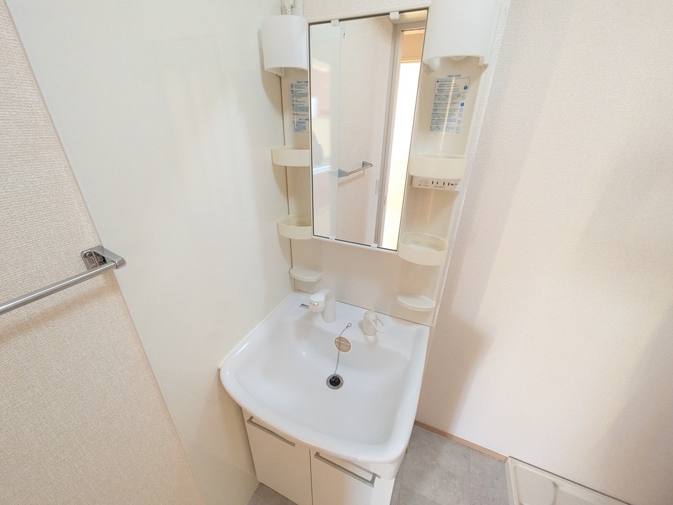 シャワー付洗面化粧台