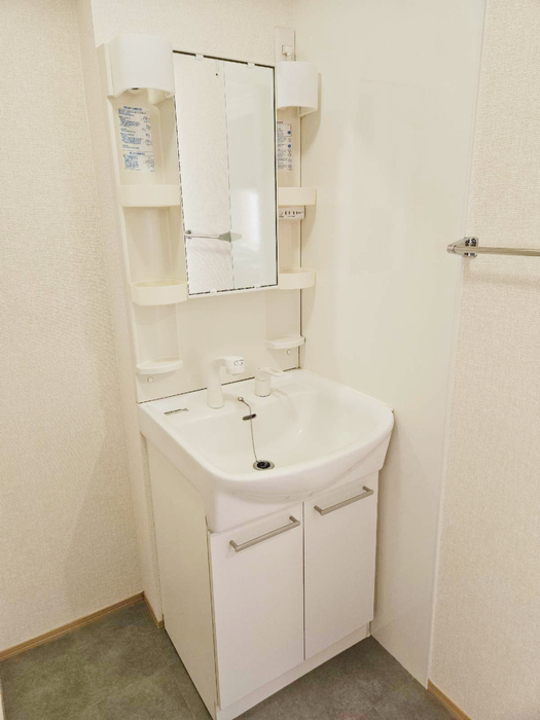 シャワー付洗面化粧台
