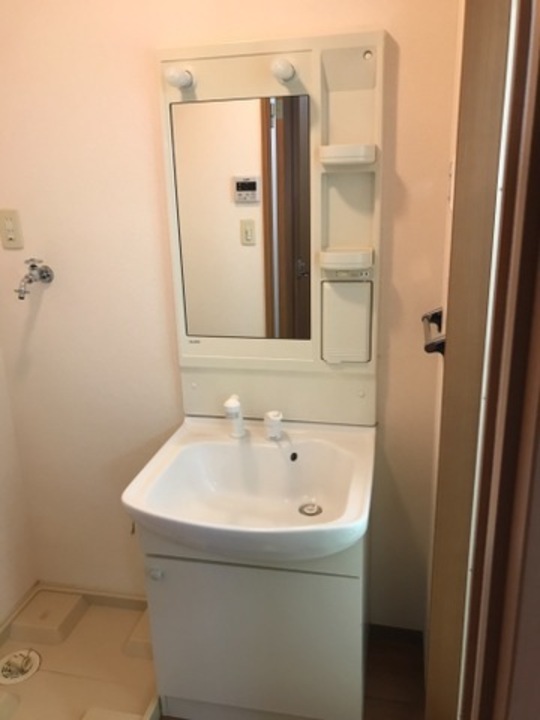 シャワー付洗面化粧台