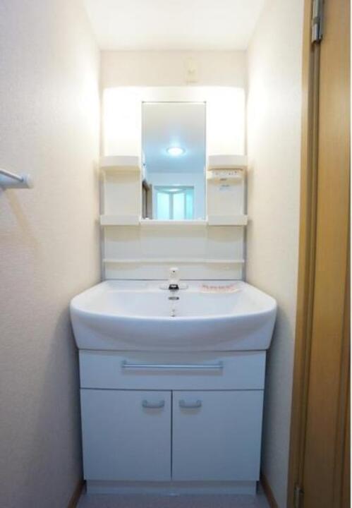 シャワー付洗面化粧台