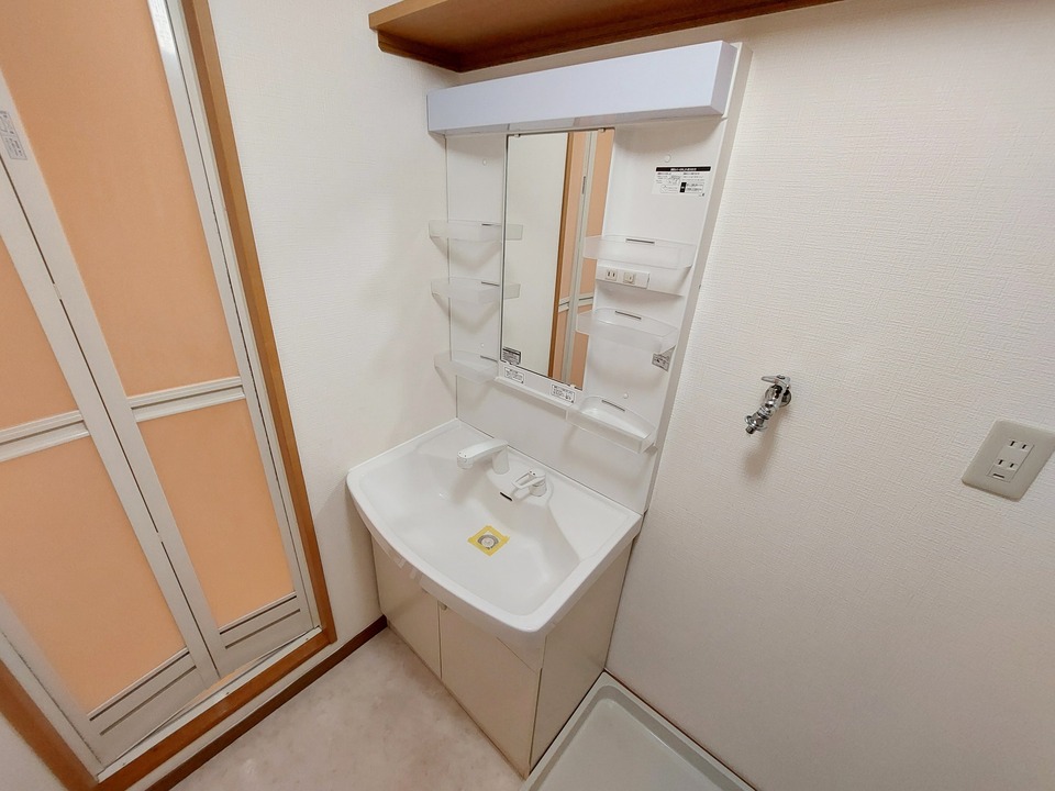 シャワー付洗面化粧台