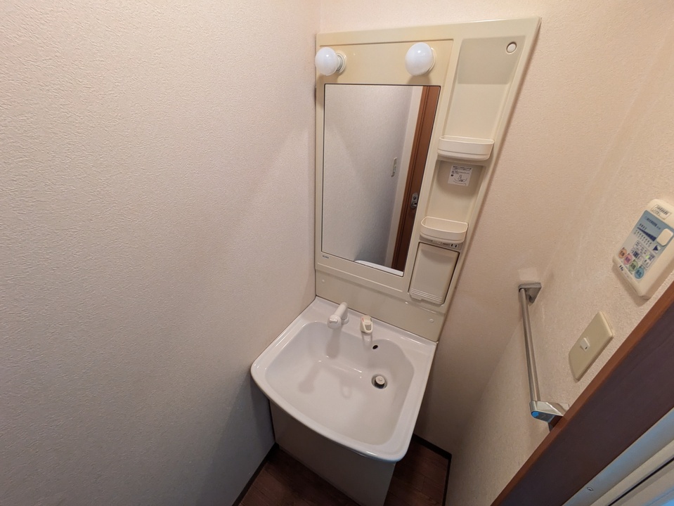 シャワー付洗面化粧台