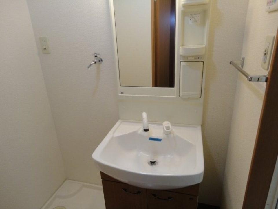 シャワー付洗面化粧台