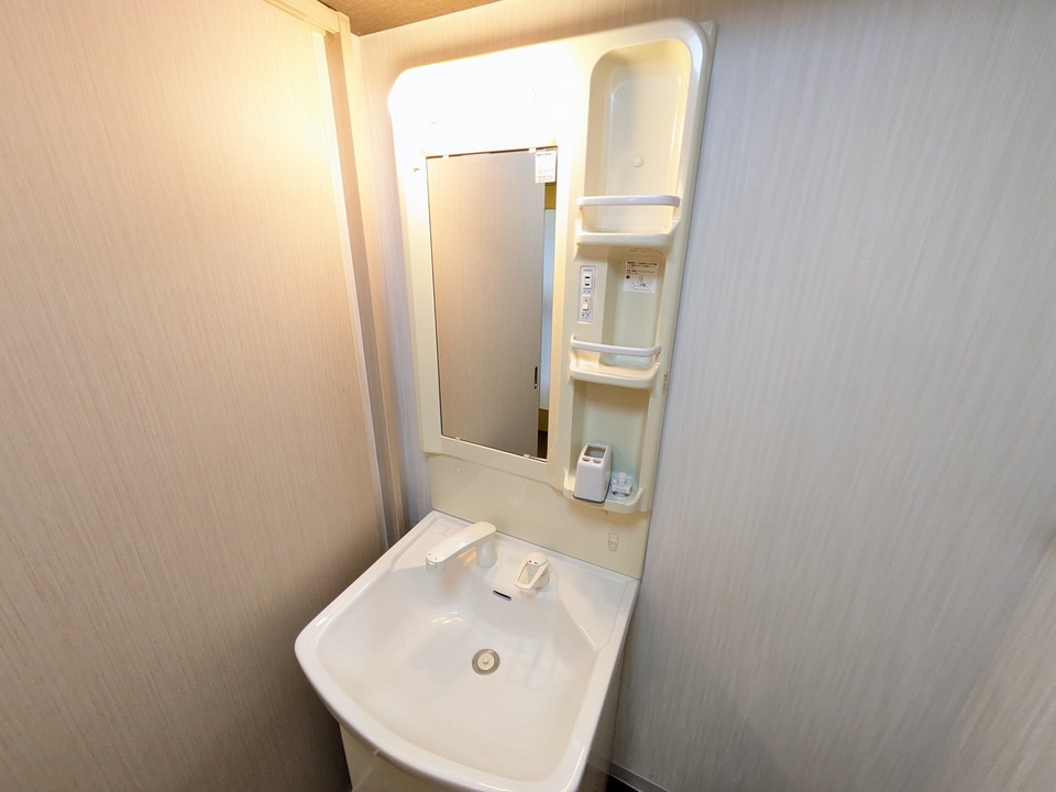 シャワー付洗面化粧台