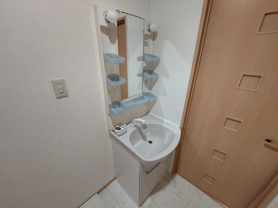 シャワー付洗面化粧台