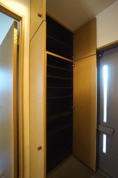 シューズボックス