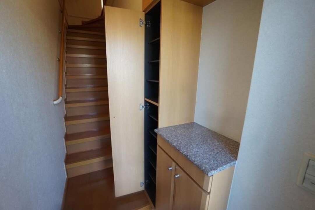 シューズボックス