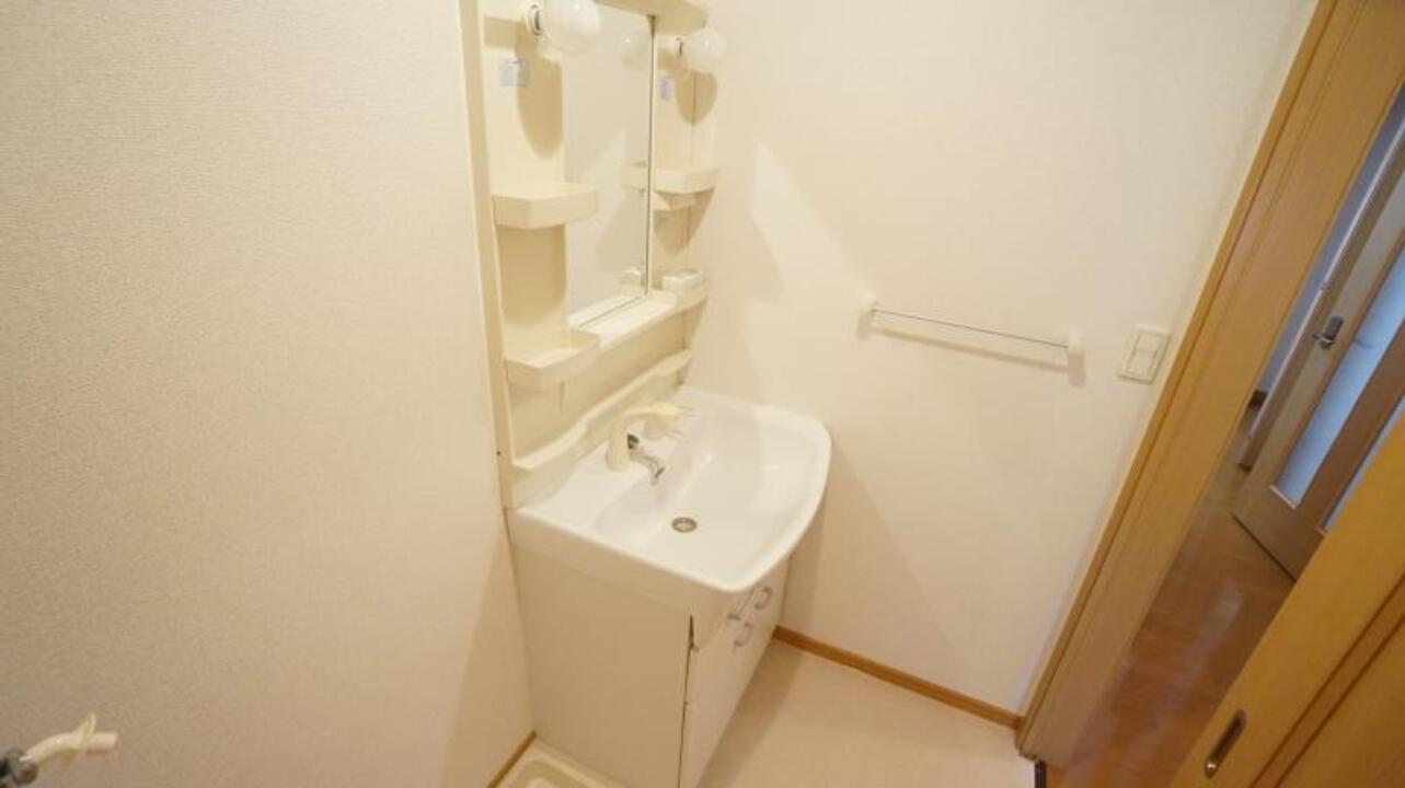 シャワー付洗面化粧台