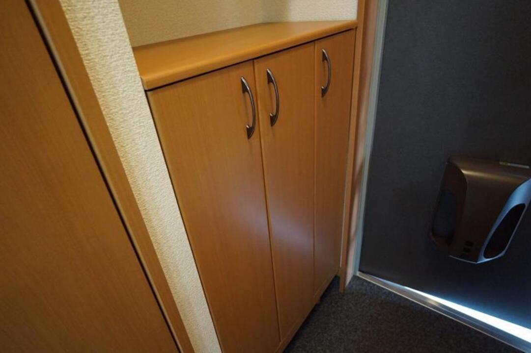 シューズボックス