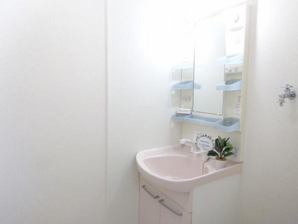 シャワー付洗面化粧台