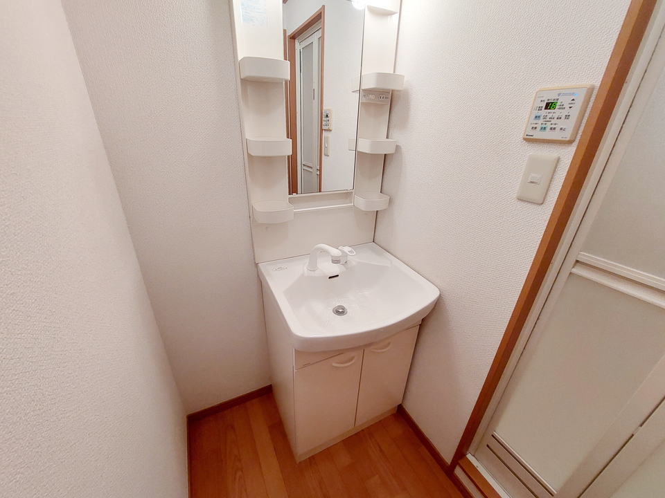 シャワー付洗面化粧台