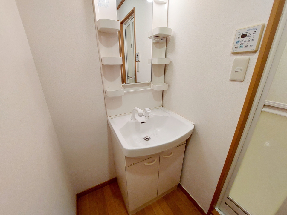 シャワー付洗面化粧台