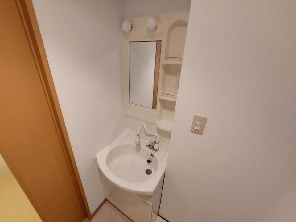 シャワー付洗面化粧台