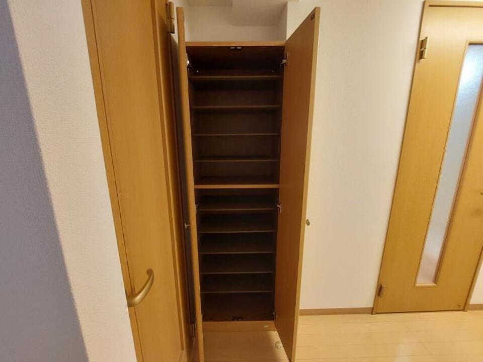 シューズボックス