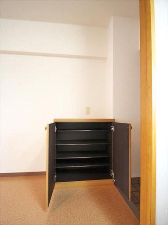 シューズボックス