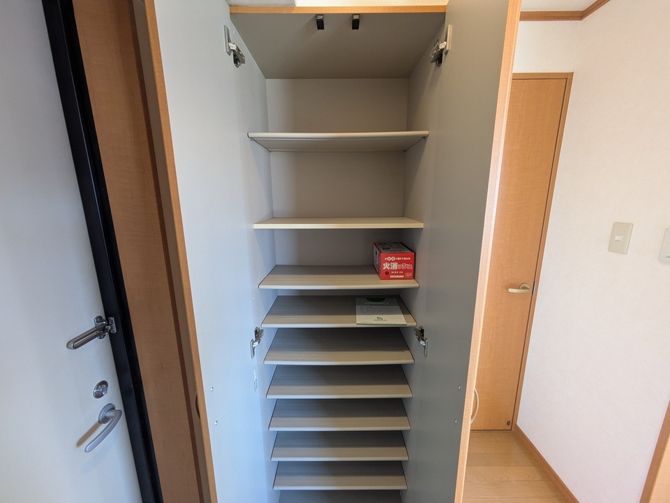 シューズボックス