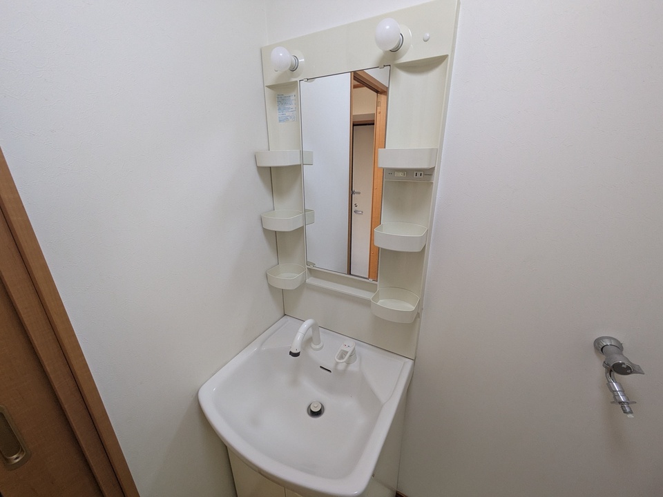 シャワー付洗面化粧台