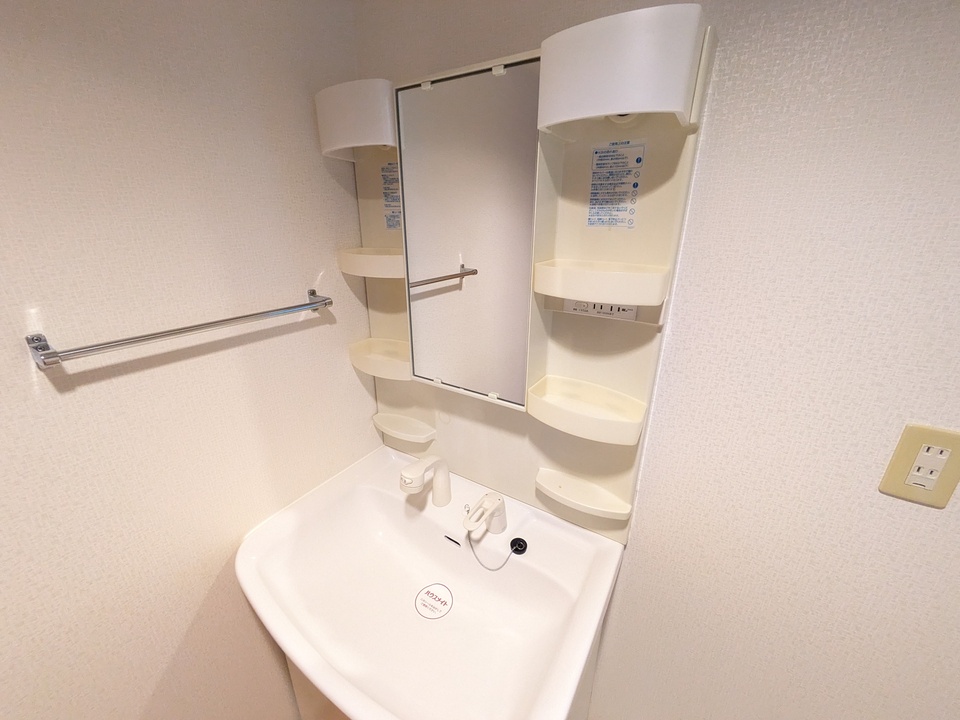 シャワー付洗面化粧台