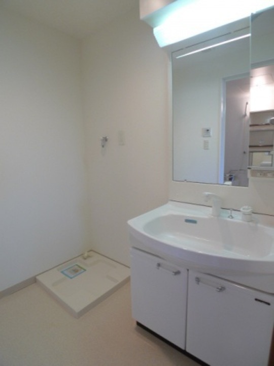 シャワー付洗面化粧台