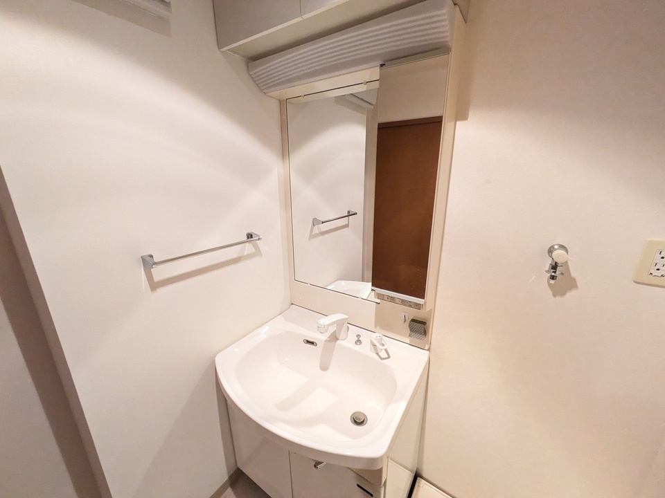 シャワー付洗面化粧台