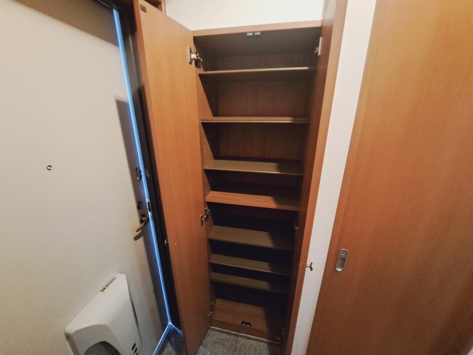 シューズボックス