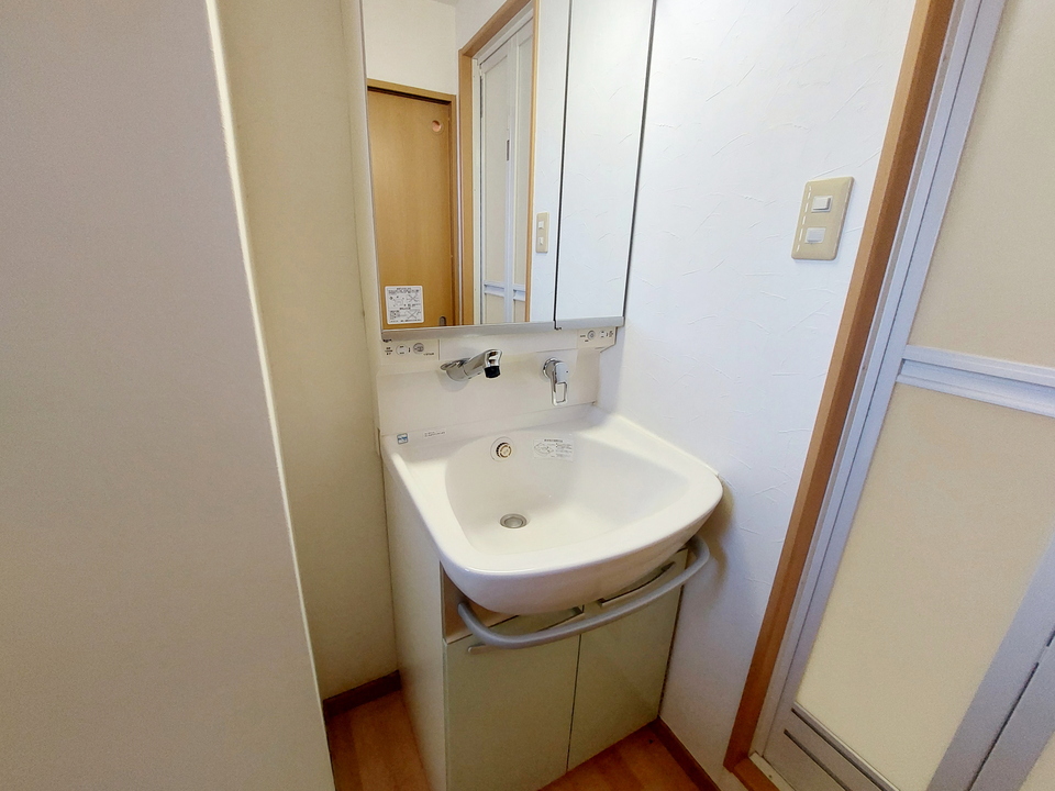 シャワー付洗面化粧台