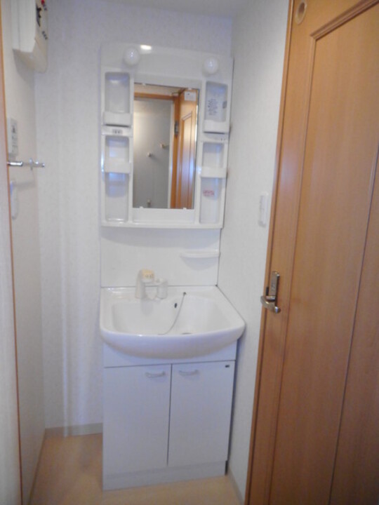 シャワー付洗面化粧台