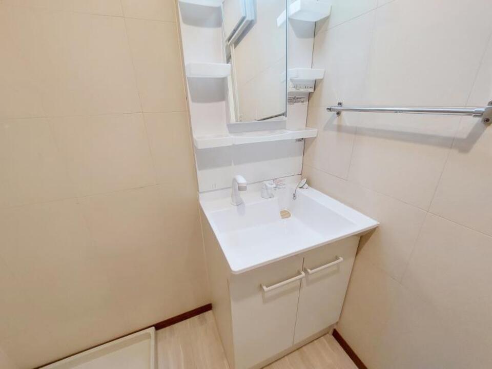 シャワー付洗面化粧台