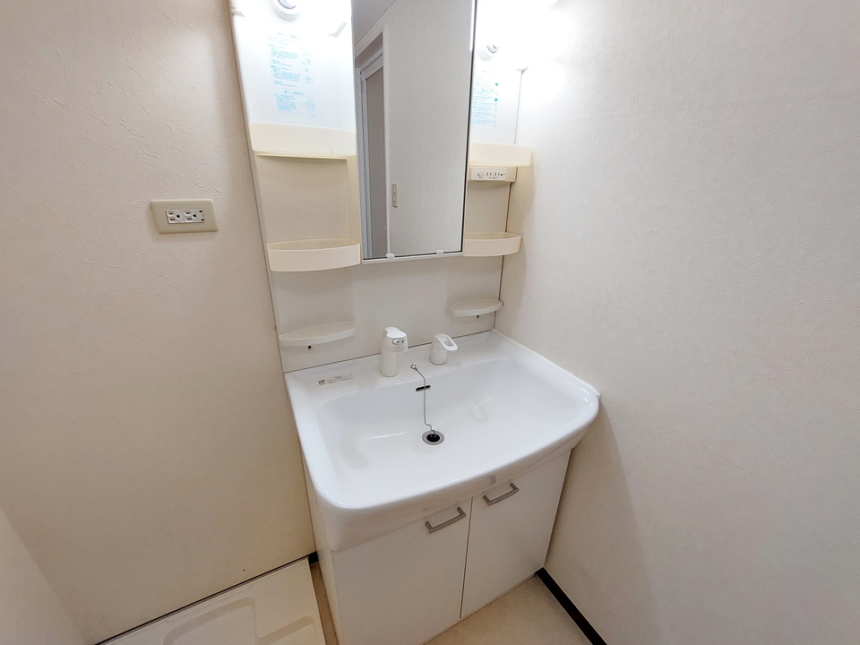 シャワー付洗面化粧台
