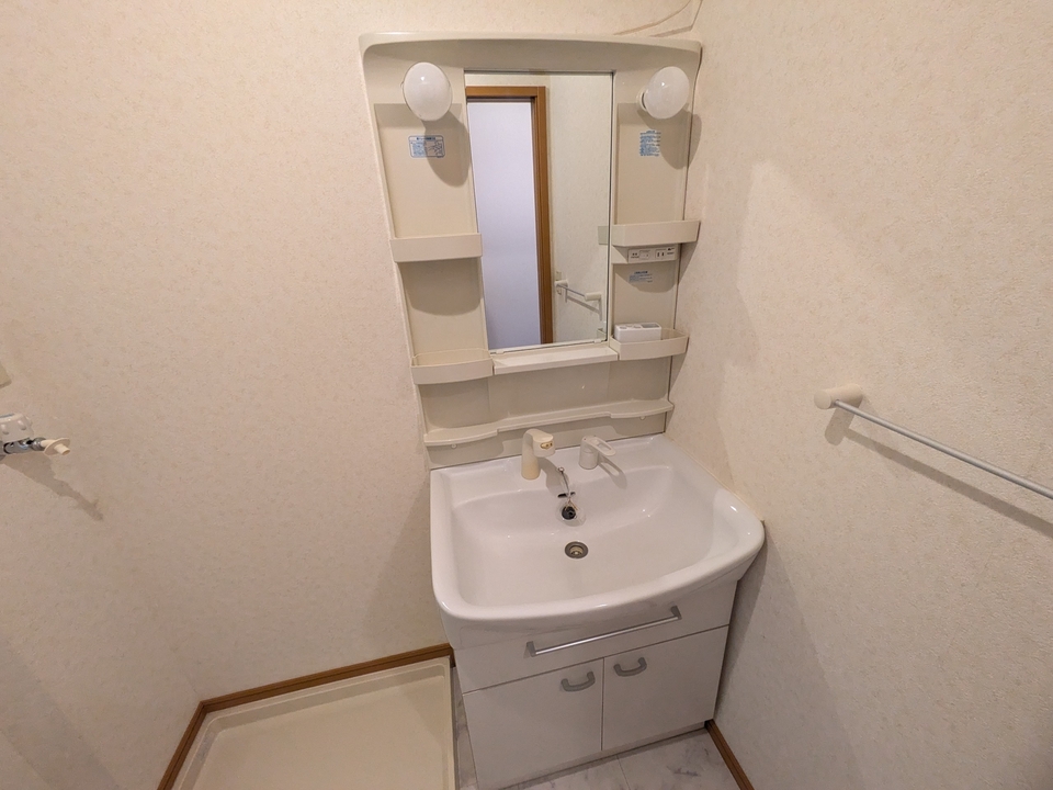 シャワー付洗面化粧台