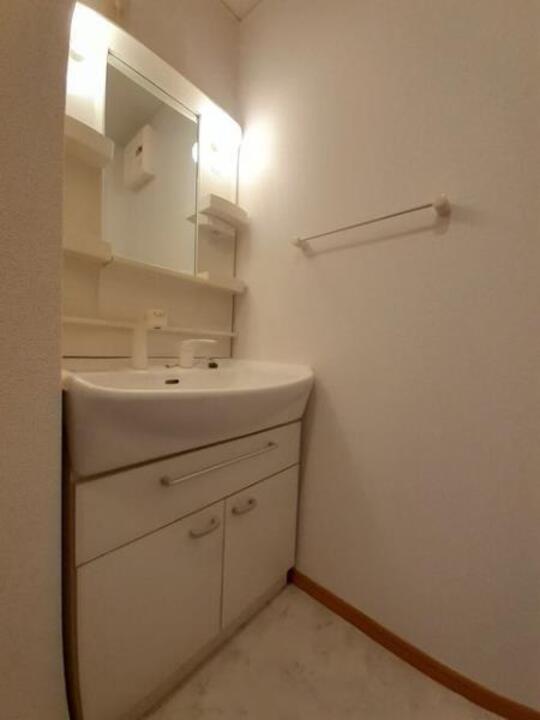 シャワー付洗面化粧台