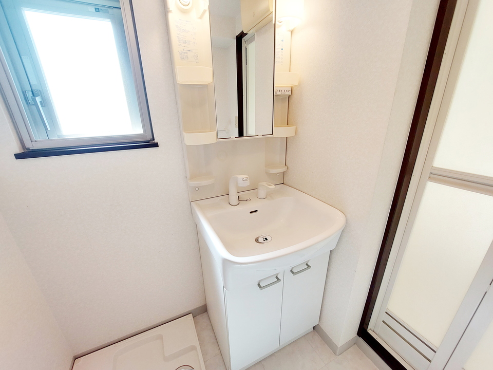 シャワー付洗面化粧台