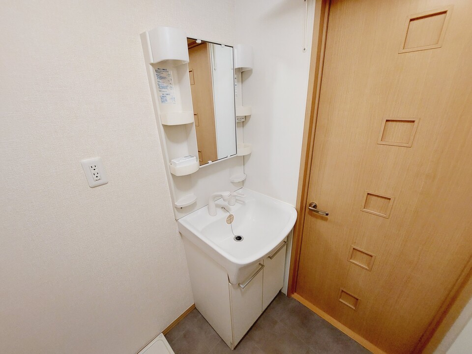 シャワー付洗面化粧台
