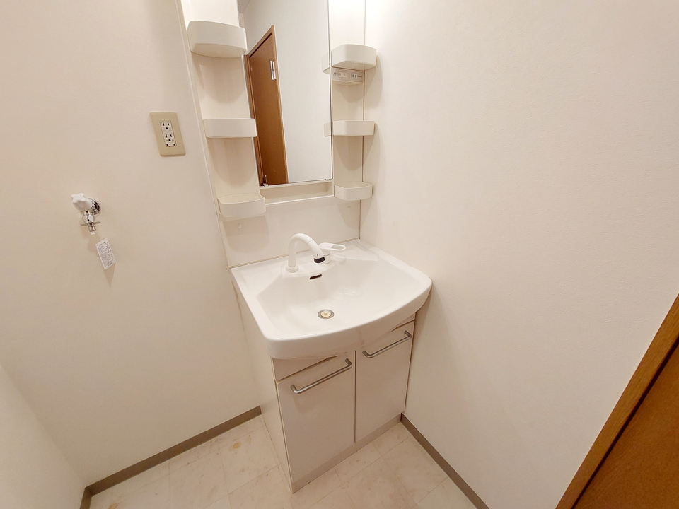 シャワー付洗面化粧台