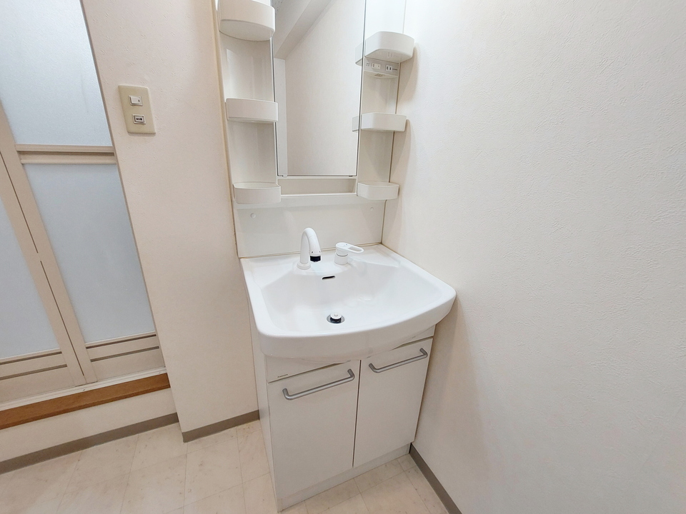 シャワー付洗面化粧台