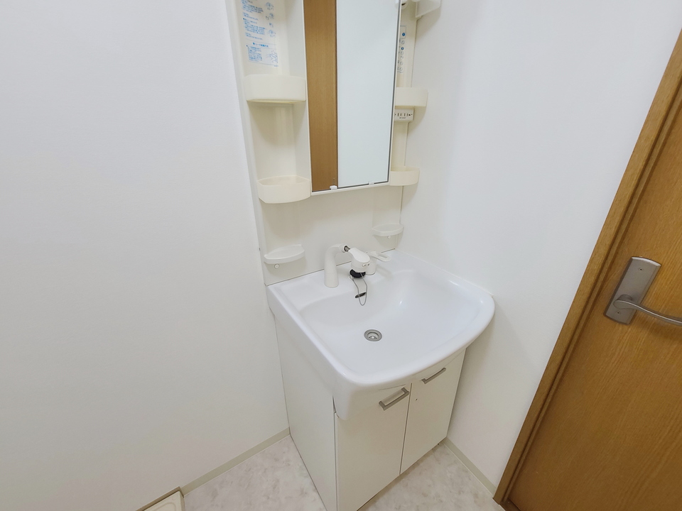 シャワー付洗面化粧台