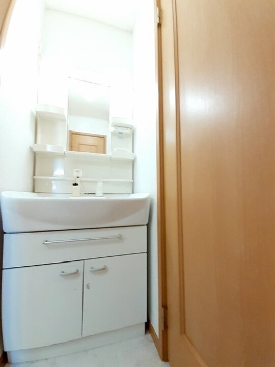 シャワー付洗面化粧台