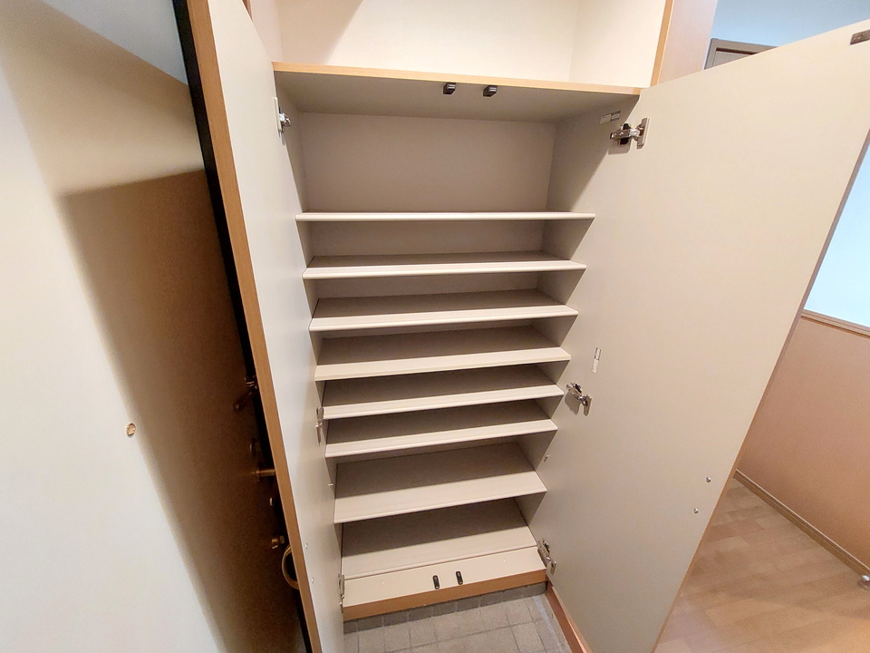 シューズボックス