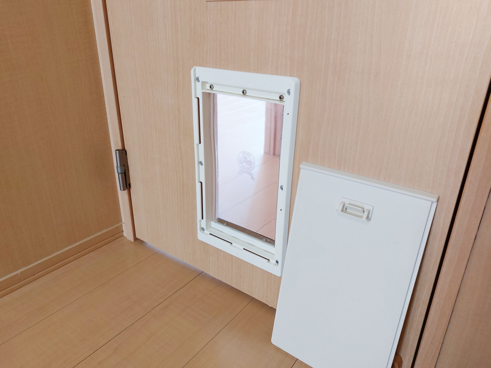 ペット出入口扉